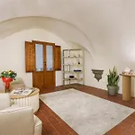Apartman Ad Borgo Santi Apostoli, *