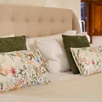 Ad Borgo Santi Apostoli, * Firenze