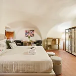 Ad Borgo Santi Apostoli, * Firenze