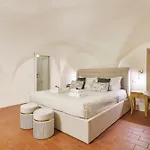 Ad Borgo Santi Apostoli, Firenze